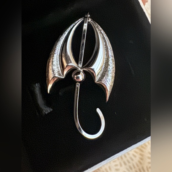 Jewelry - Silver Bat Wing Brooch